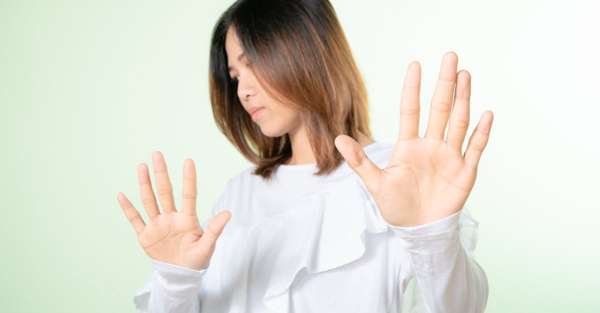 découvrez le phénomène du « body denial », ses causes et impacts sur l'image corporelle, pour mieux comprendre et surmonter ce refus du corps.