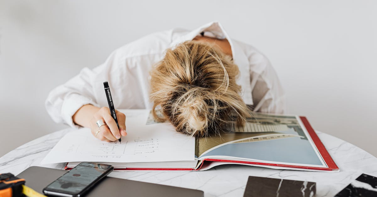 découvrez comment surmonter le blocage créatif avec des astuces pratiques pour retrouver votre inspiration et stimuler votre créativité.