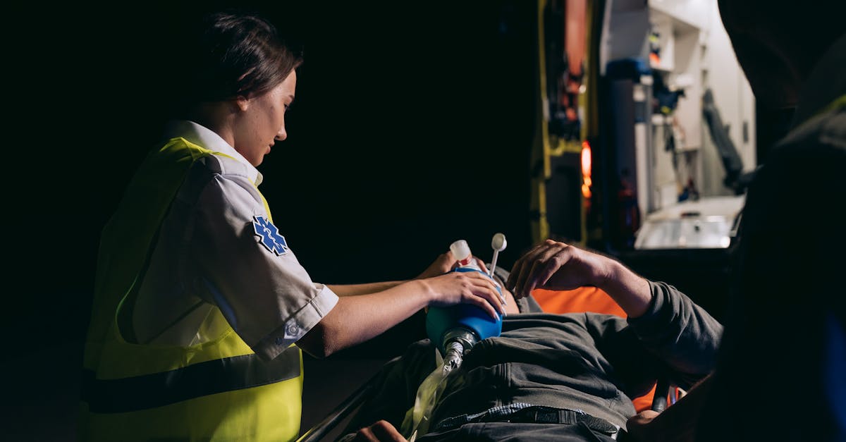 découvrez comment les traumatismes enfouis émergent et impactent notre vie émotionnelle, avec des clés pour les identifier et les surmonter.