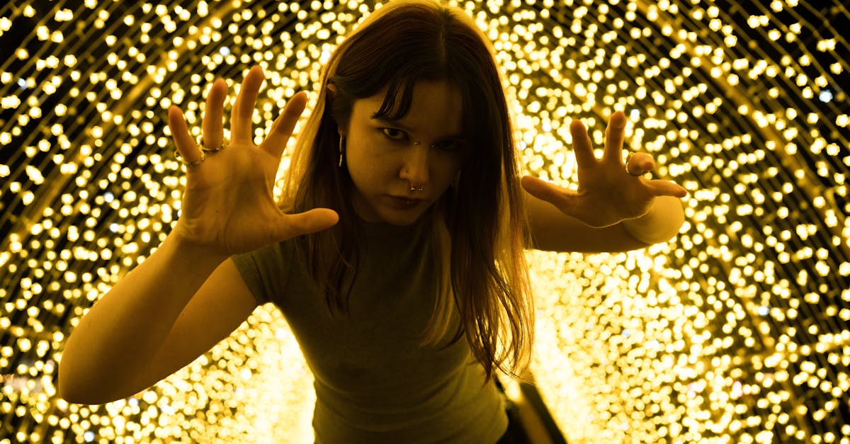 découvrez les symptômes liés à un déficit ou un excès d'énergie, leurs causes possibles et comment y remédier pour retrouver vitalité et bien-être au quotidien.