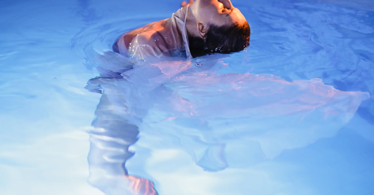 découvrez la sensation unique de flottement, une expérience apaisante qui invite à la relaxation profonde et au bien-être total.