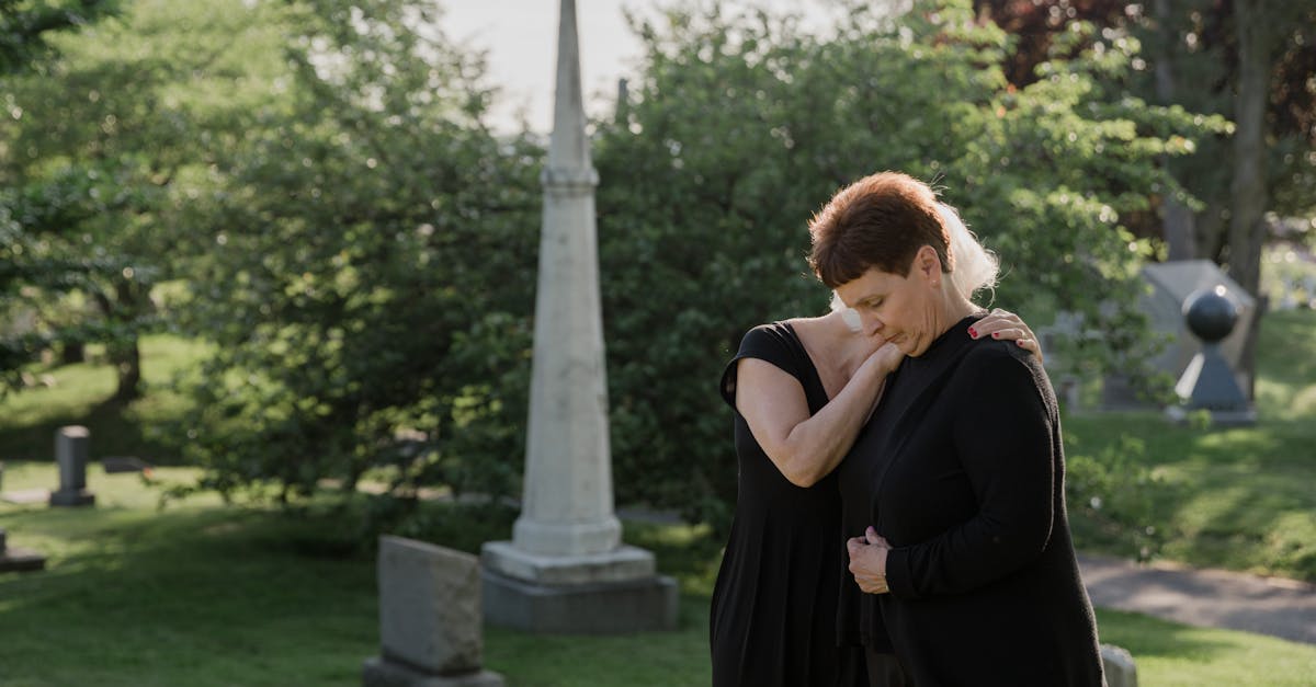 découvrez le processus de deuil, ses étapes et conseils pour accompagner la perte d'un être cher avec bienveillance et compréhension.