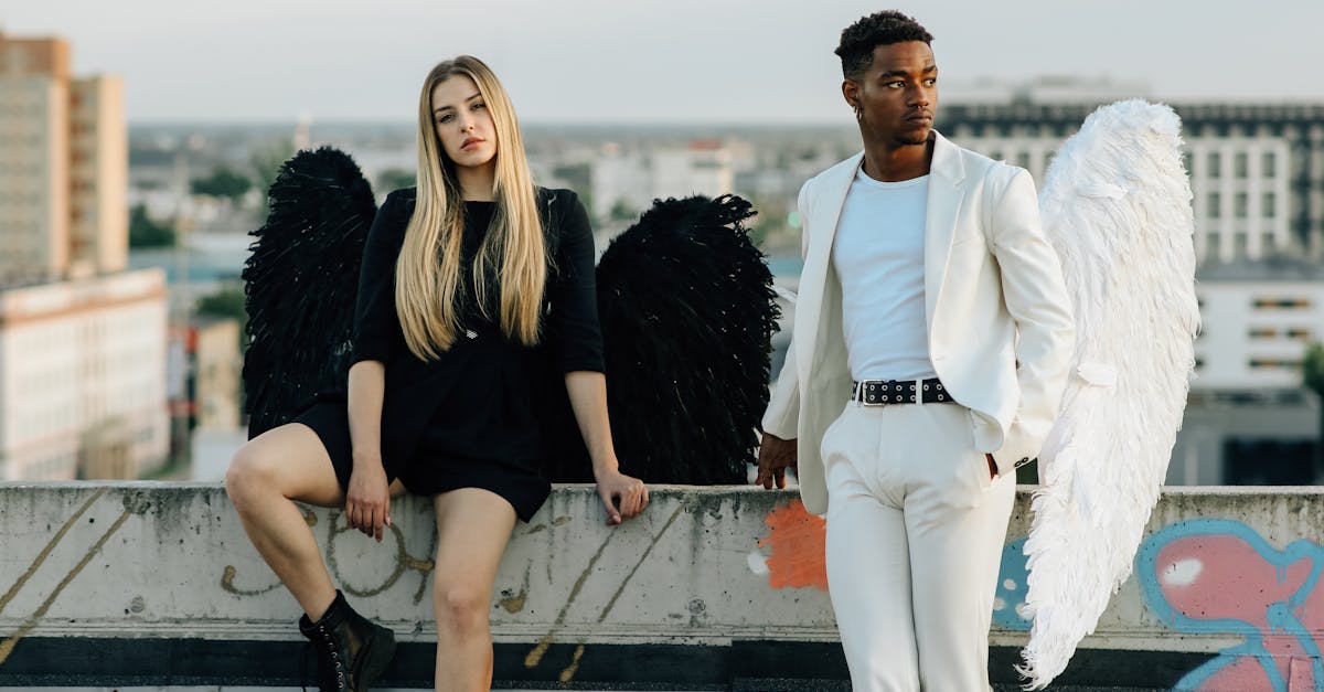 découvrez le concept d'inner duality, l'exploration profonde des contradictions et harmonies internes qui façonnent notre être.