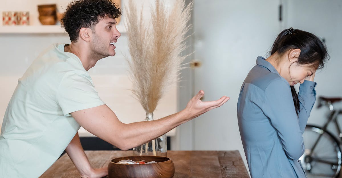 découvrez les causes courantes de malentendus et comment les éviter pour améliorer la communication et les relations interpersonnelles.