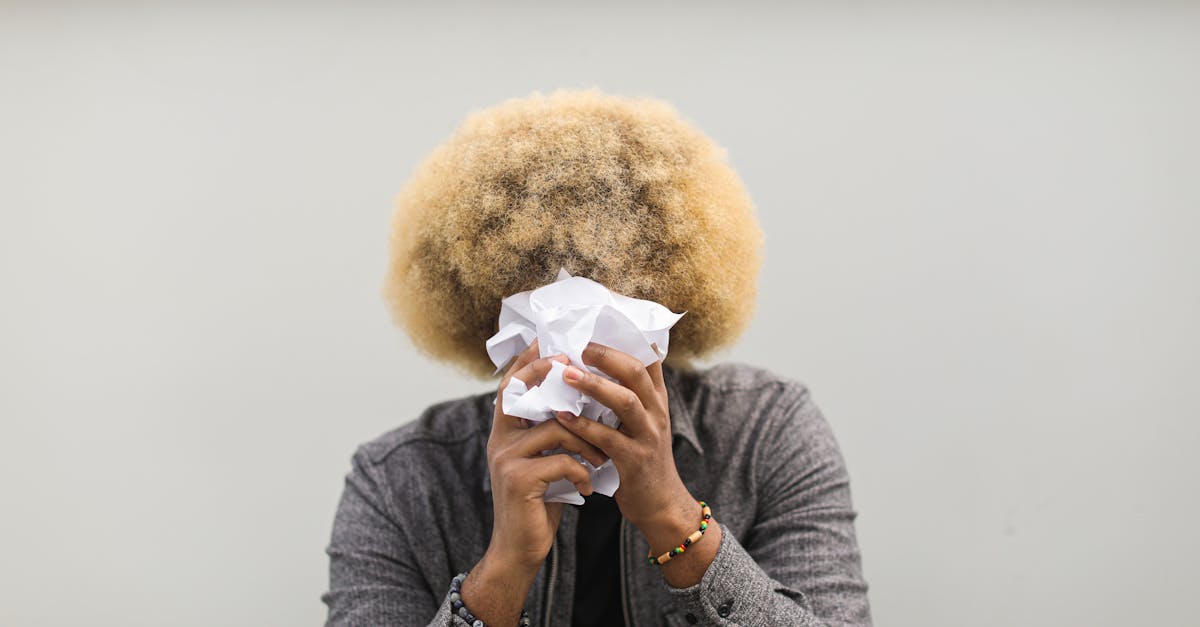 découvrez les bienfaits de la self-exploration pour mieux vous comprendre, développer votre estime de soi et trouver un équilibre intérieur durable.