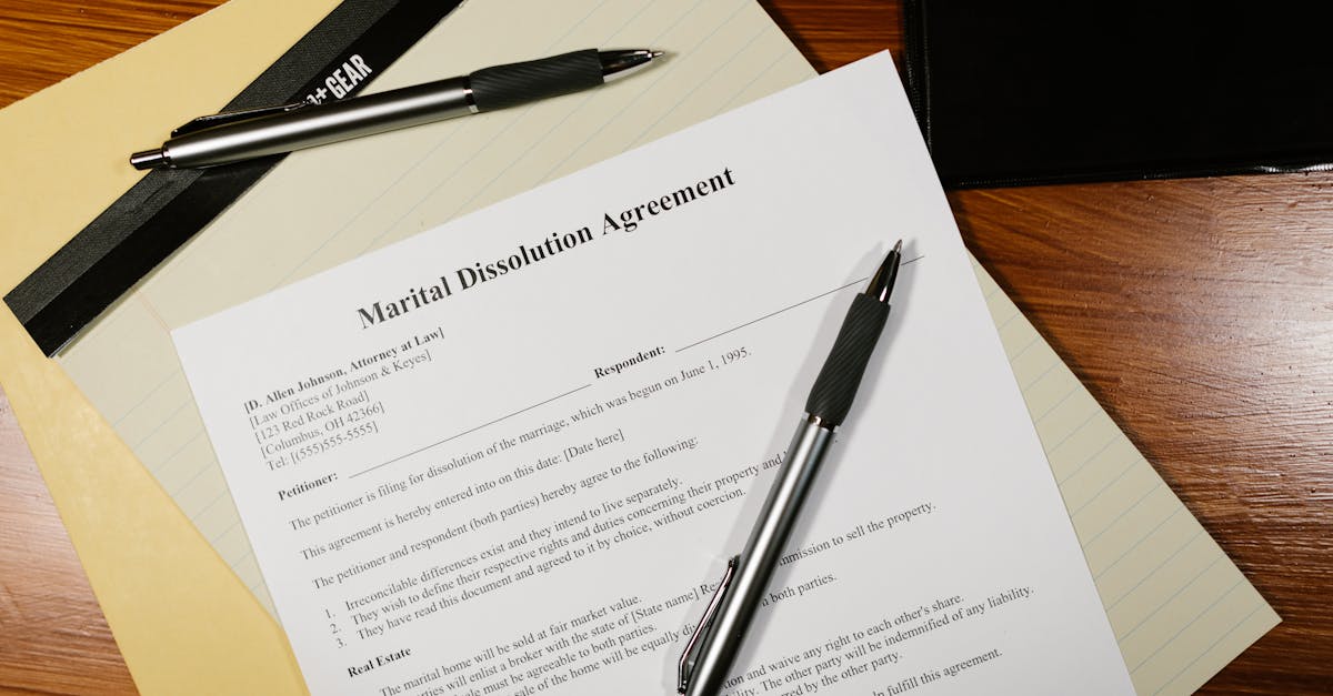 découvrez tout ce qu'il faut savoir sur la séparation et la dissolution, les démarches légales, les conséquences et les conseils pour gérer au mieux cette étape de votre vie.