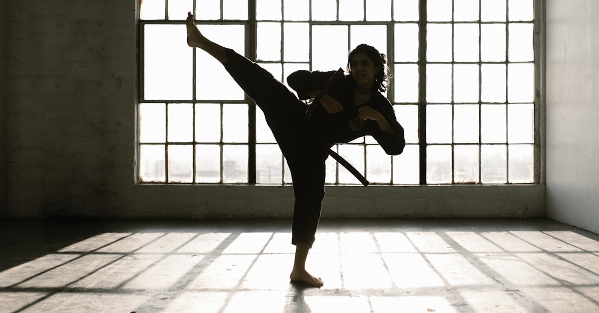 découvrez le concept du 'shadow self', cette part cachée de notre personnalité, et apprenez à l'accepter pour mieux vous comprendre et évoluer.