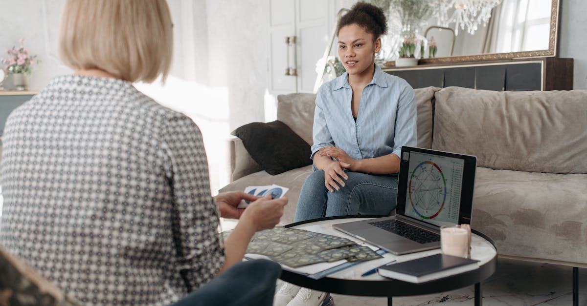 découvrez l'importance des amitiés spirituelles, des liens profonds qui nourrissent l'âme et favorisent la croissance personnelle et spirituelle.