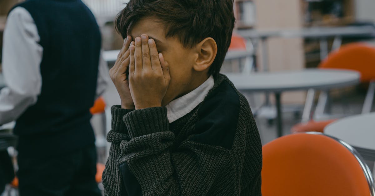 découvrez les causes, conséquences et solutions face au harcèlement scolaire pour protéger les enfants et promouvoir un environnement respectueux et sécuritaire.