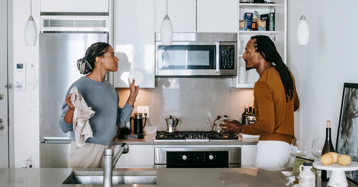 découvrez comment gérer et résoudre les conflits de couple pour renforcer votre relation et retrouver l'harmonie.