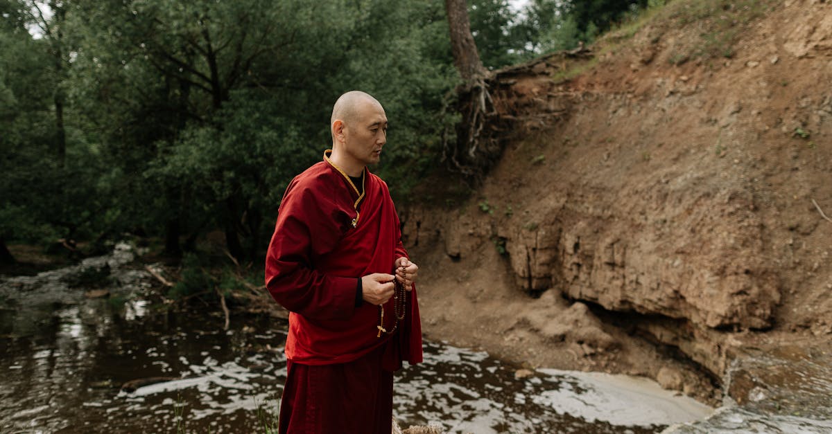 découvrez les différentes facettes de la spiritualité, ses pratiques, ses bienfaits et comment elle peut enrichir votre vie intérieure et votre bien-être.